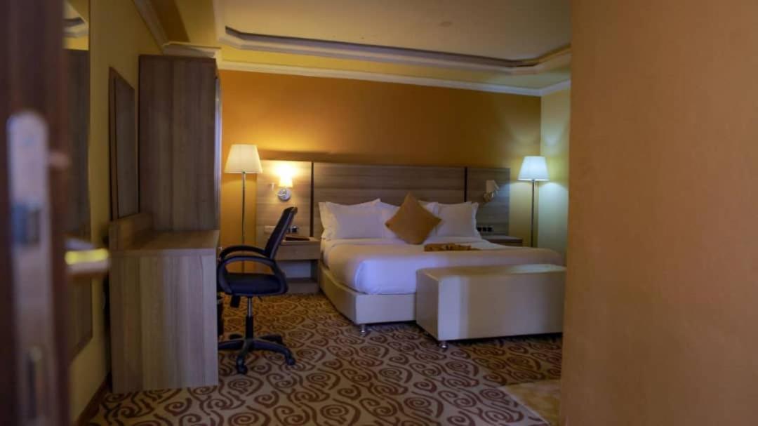Holiday Hotel アジス・アベバ エクステリア 写真